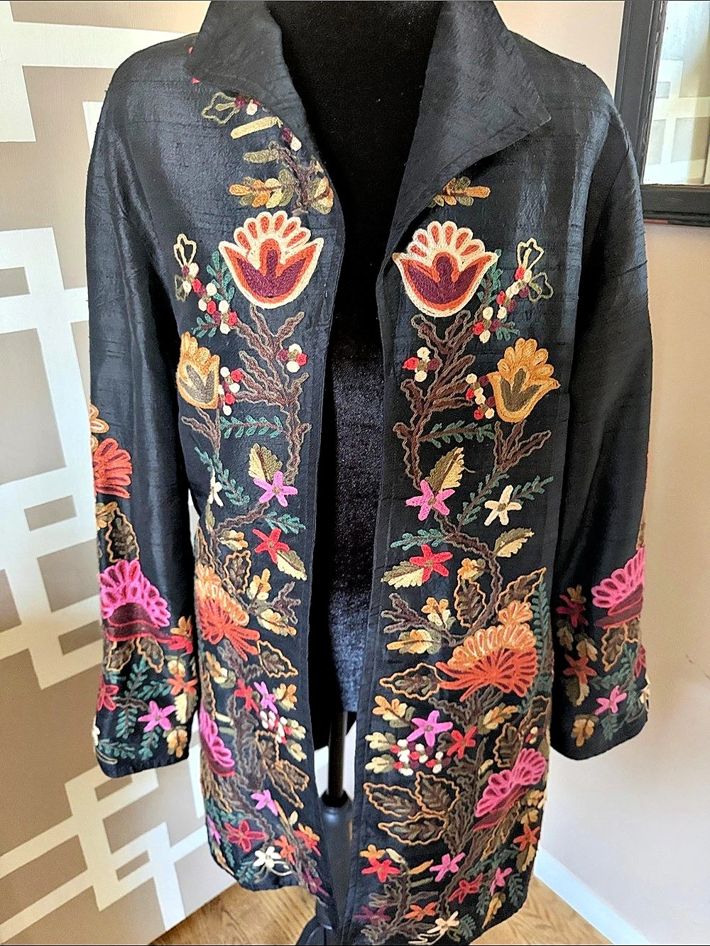 STUNNING Anu by Natural 100% Silk Embroidered Black/Floral Duster EXC COND Sz M